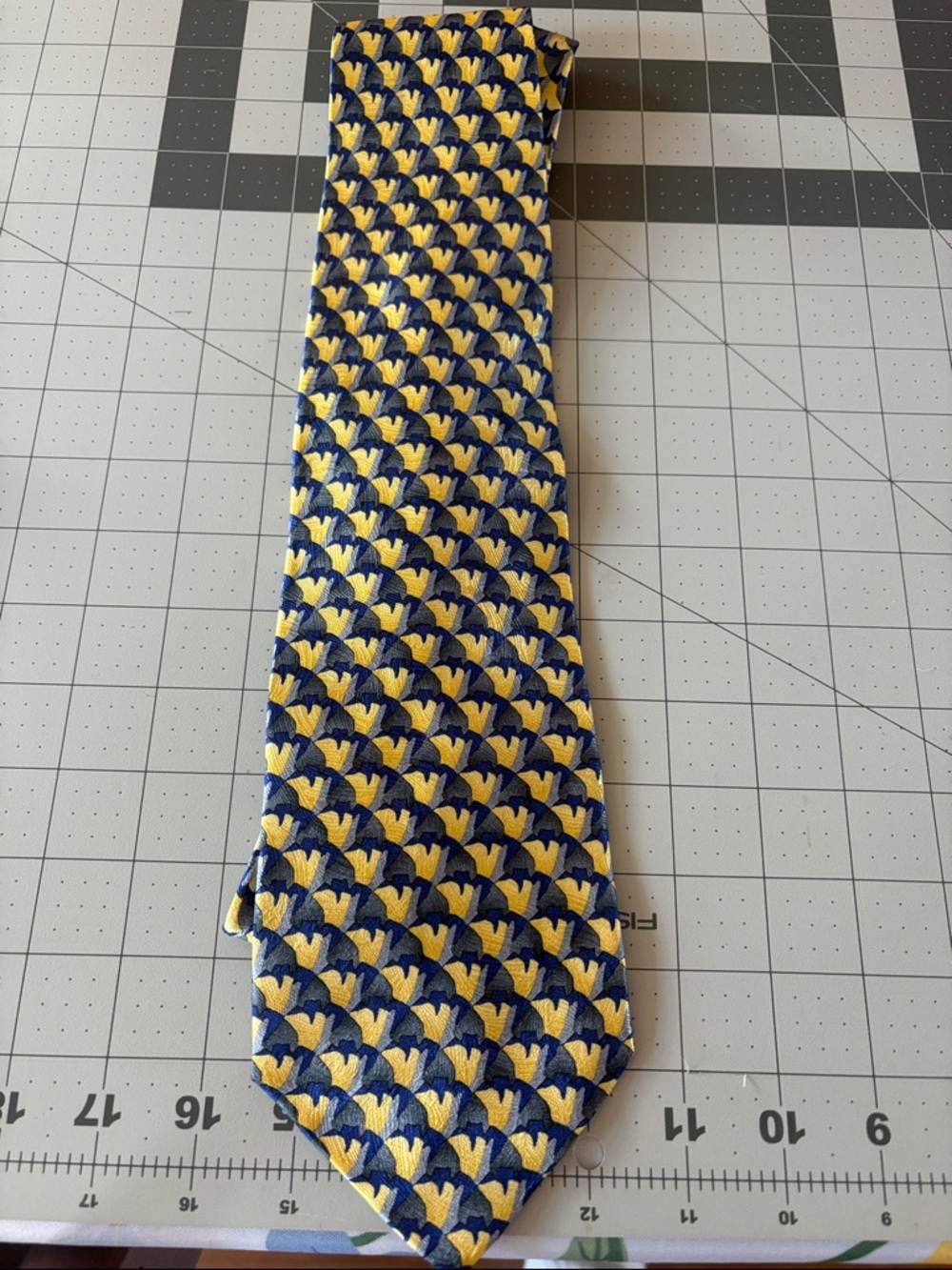 J. Garcia 36 out of 1000 limited edition 10 year anniversary tie